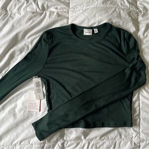 Cropped aritzia long sleeve size S
